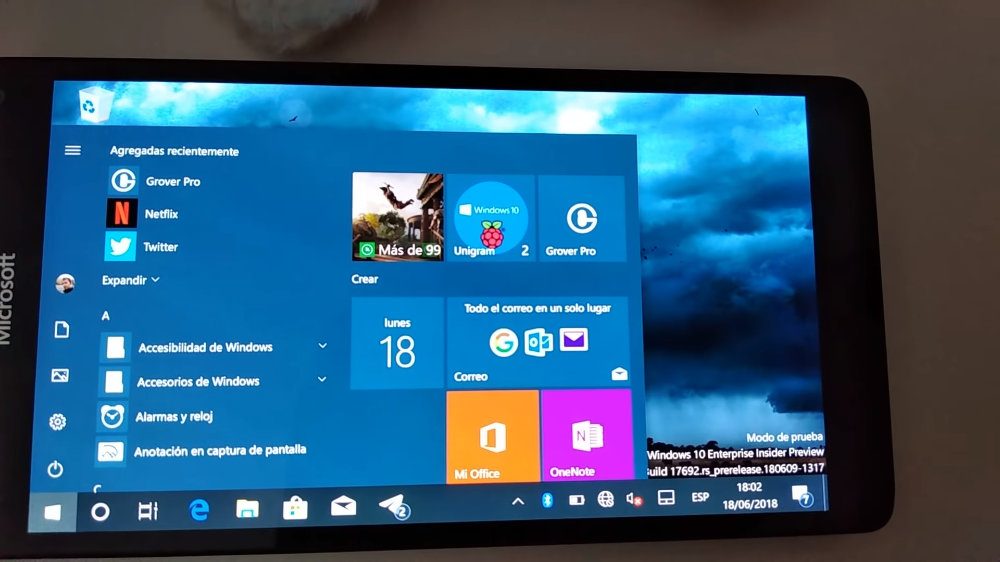 Microsoft Lumia 950 XL s Windows 10