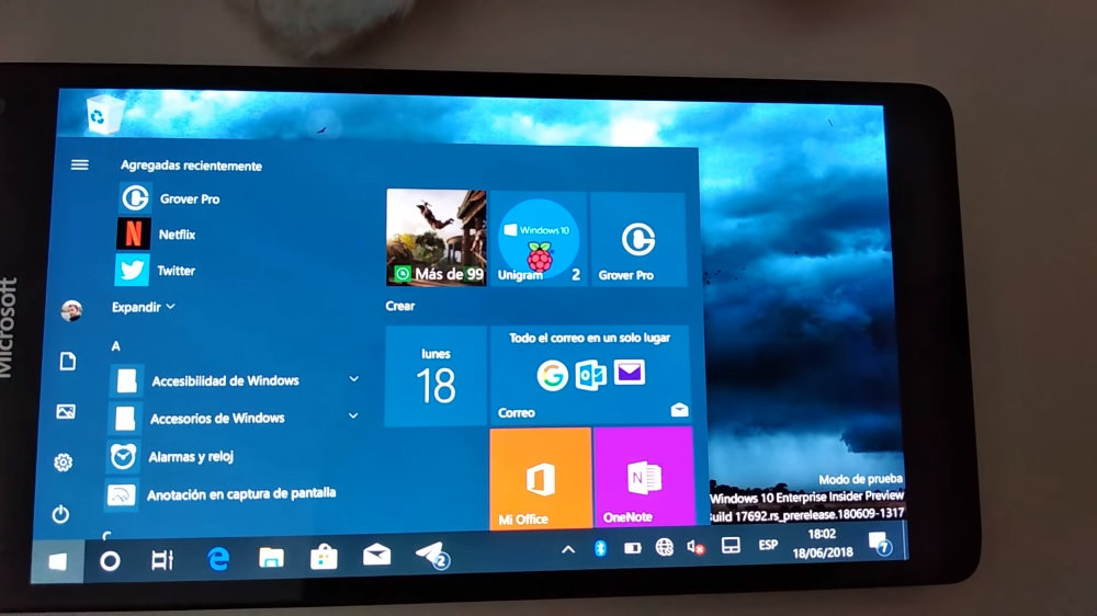 Microsoft Lumia 950 XL s Windows 10