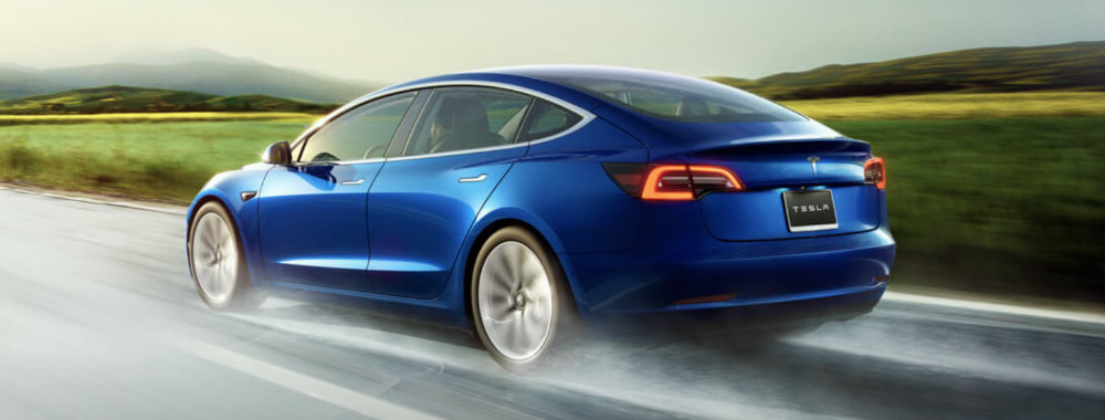 Tesla Model 3 cena