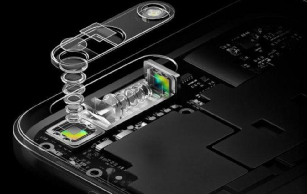 oppo hybridny zoom