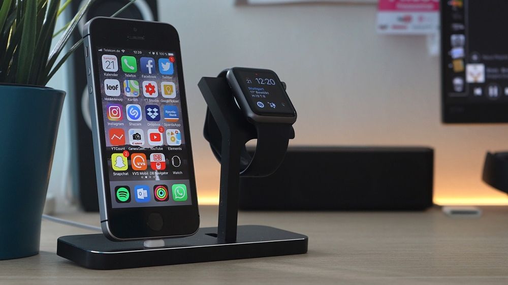iphone se cierny uvodny_opt