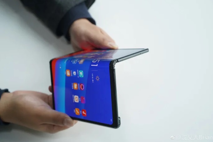 skladatelny smartfon oppo