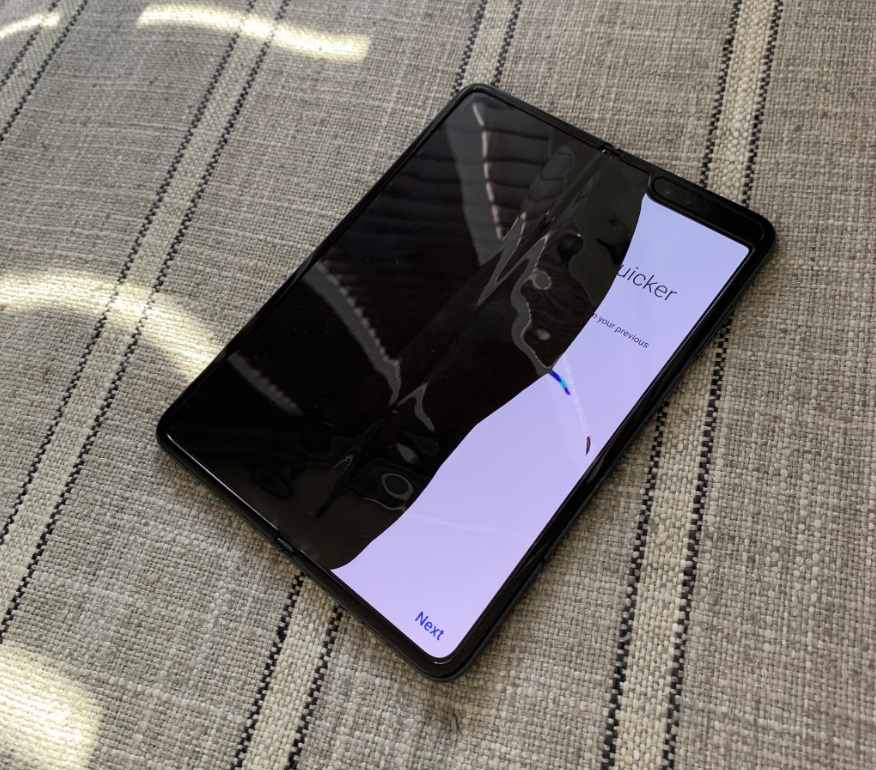 Samsung Galaxy Fold rozbity displej