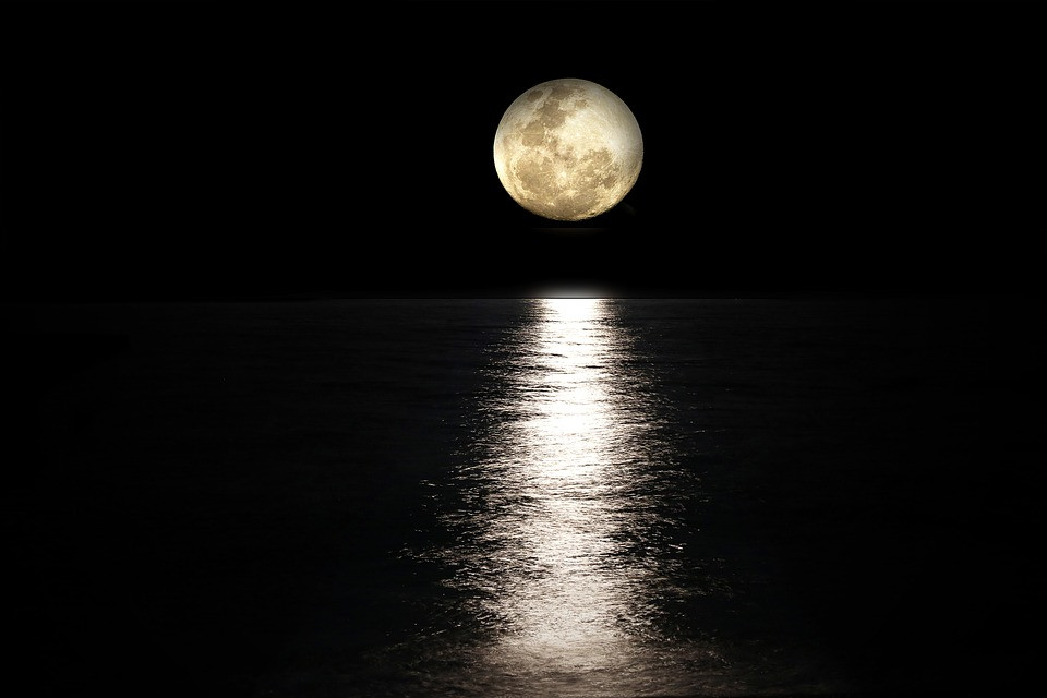 mesiac moon-2762111_960_720(1)