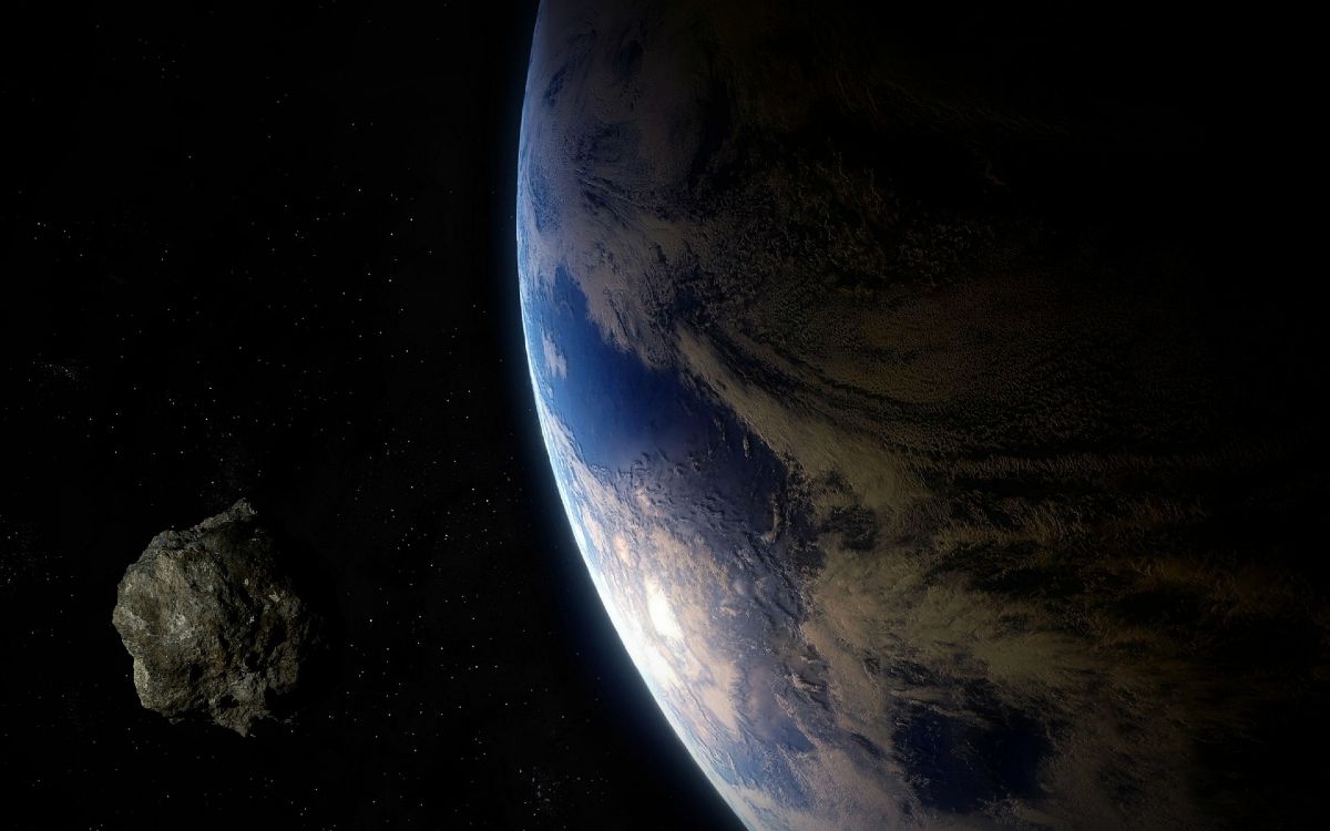asteroid-4369511_1920 (1)