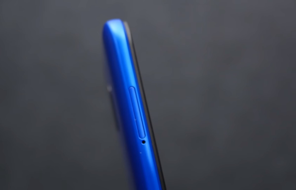 Redmi 8A_dizajn_slot pre sim kartu