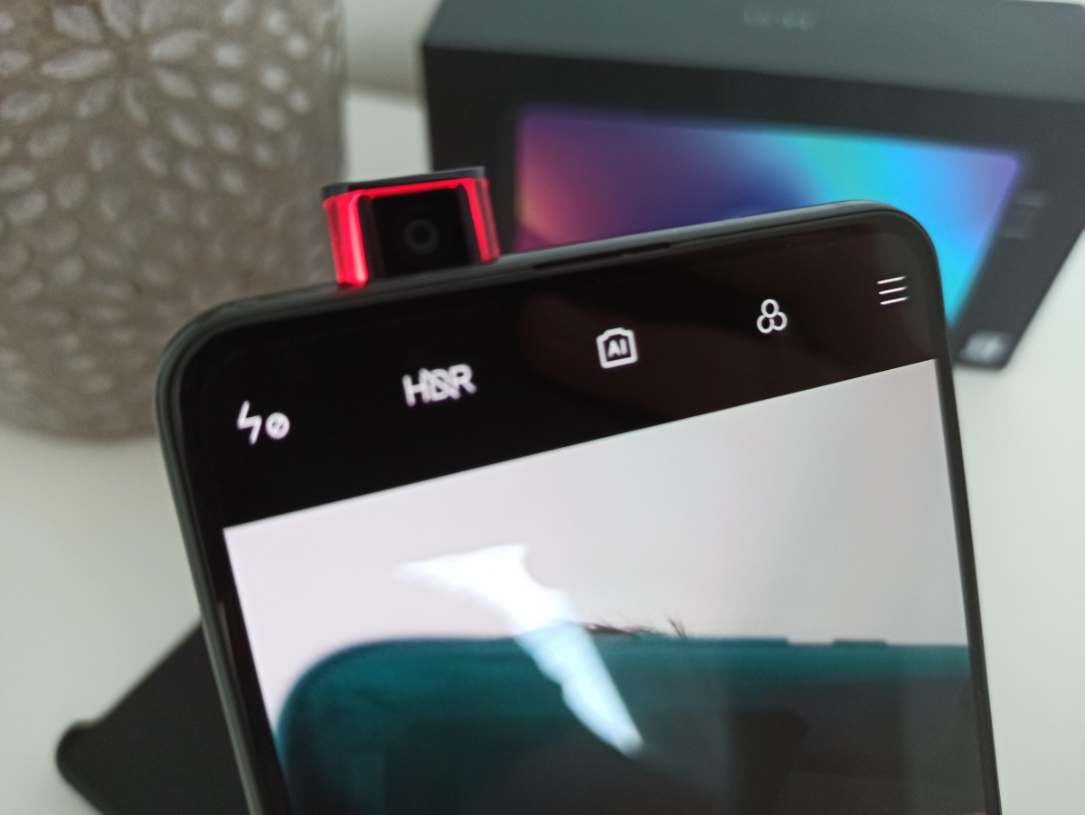 Xiaomi Mi 9T vysunutie kamery farebny efekt