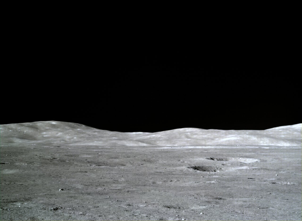 fotografie z povrdchu odvratenej strany mesiaca_3