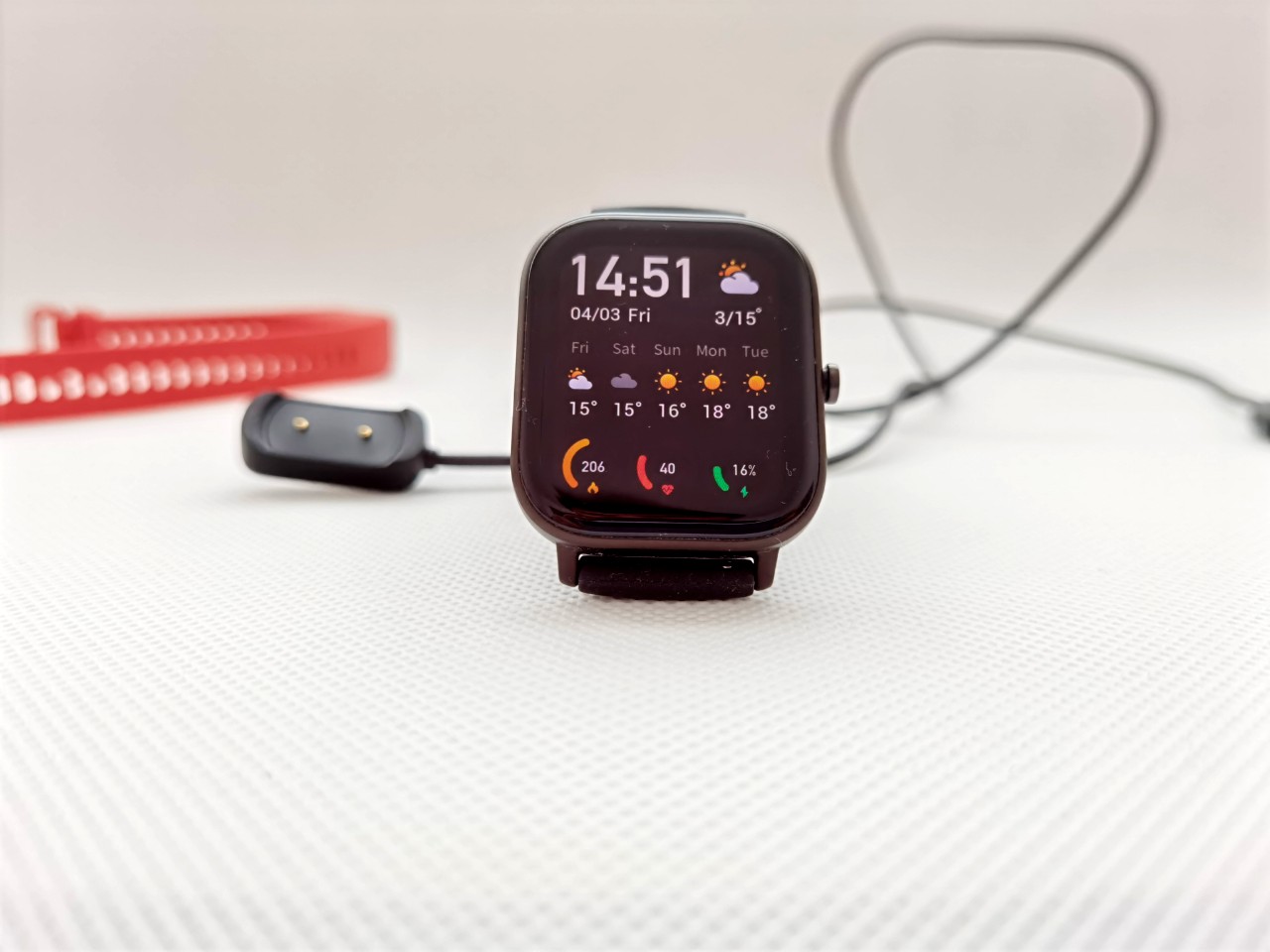 Xiaomi Amazfit_GTS_displej