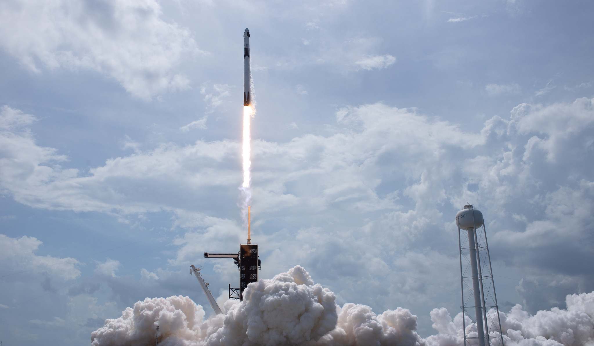 NASA start rakety Crew dragon.jpg