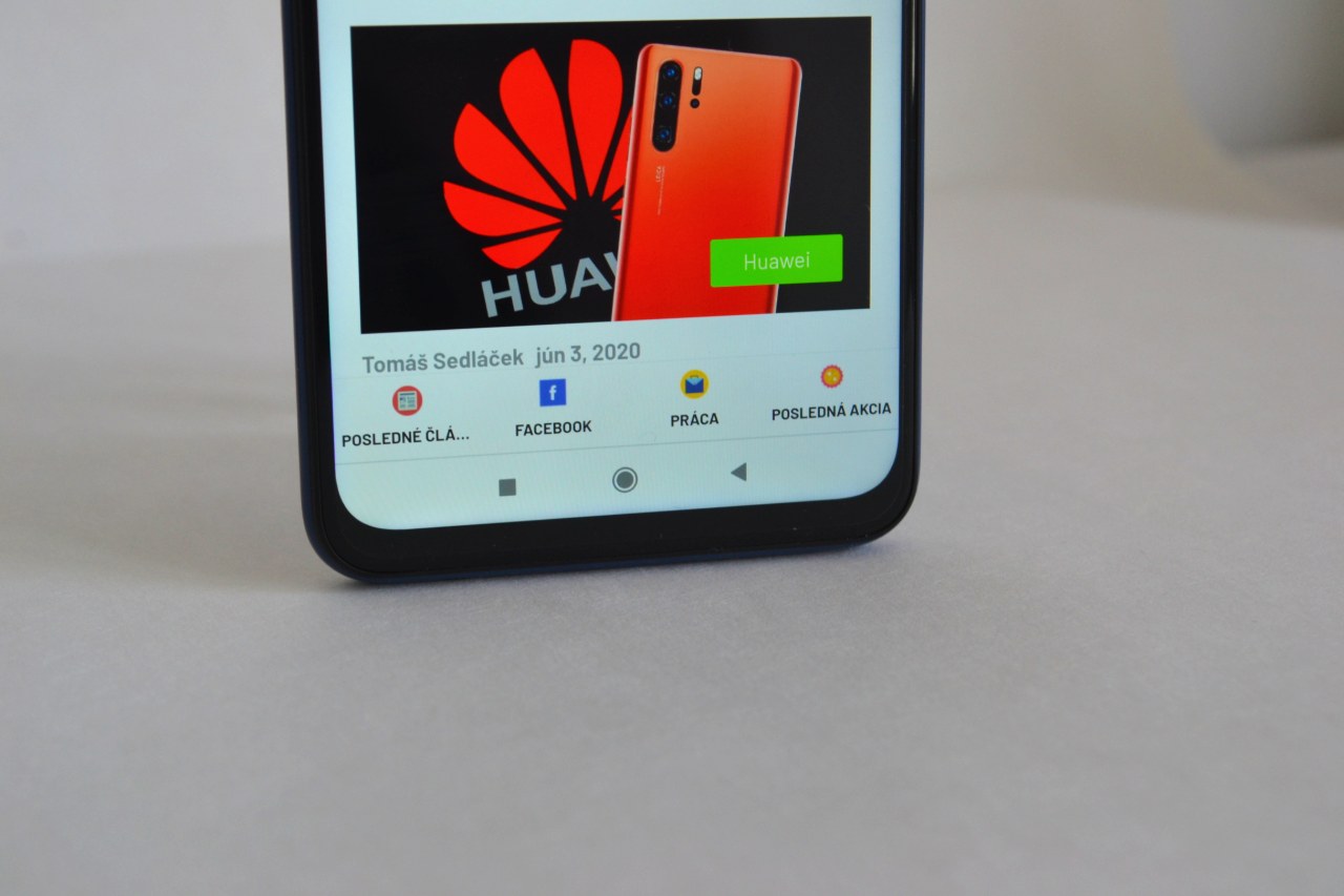 Recenzia_Redmi Note 9_hrany displeja