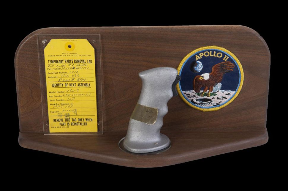 Apollo 11_joystick