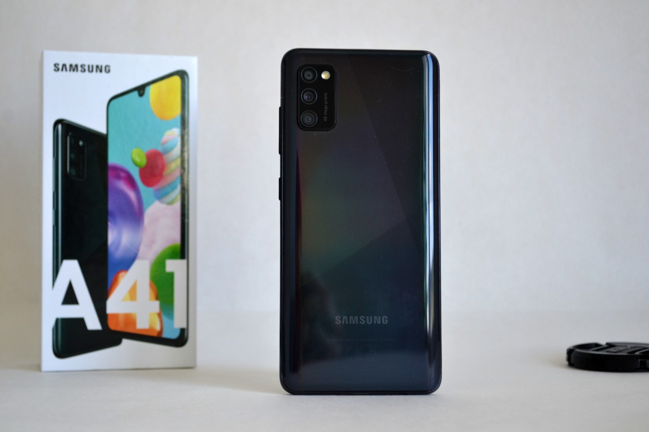 Samsung Galaxy A41_zadna stena