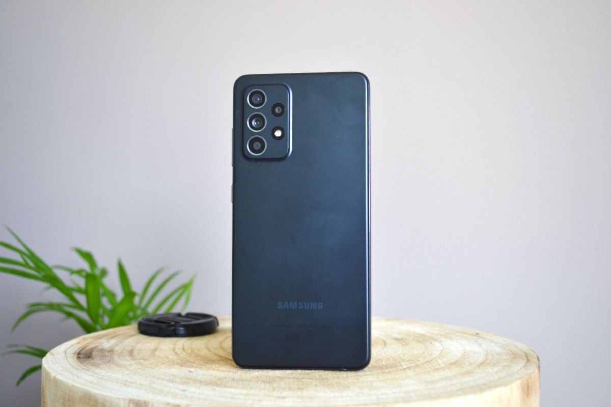 Recenzia_Samsung Galaxy A52 5G_zadna stena