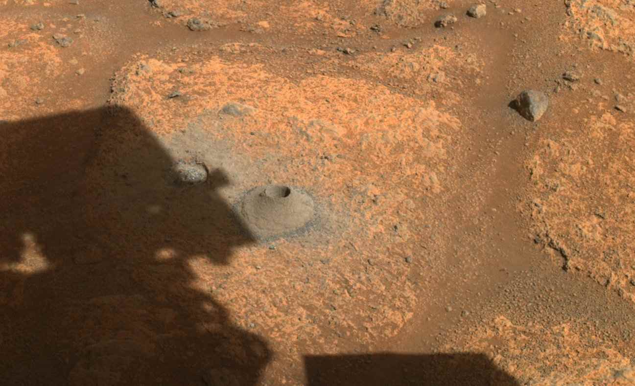 NASA_rover preservance_prvy neuspesny vrt pri odbere vzoriek