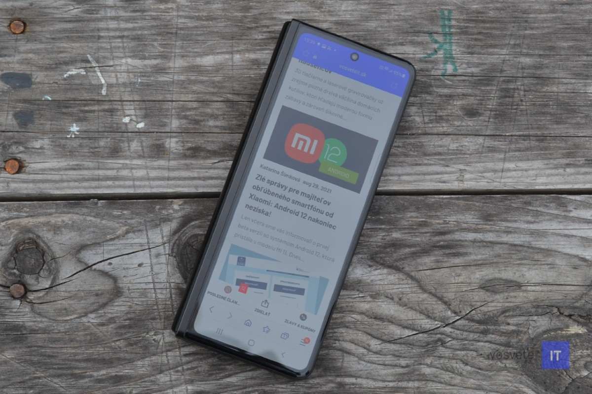 Samsung Galaxy Z Fold 3 5G_displej_predny