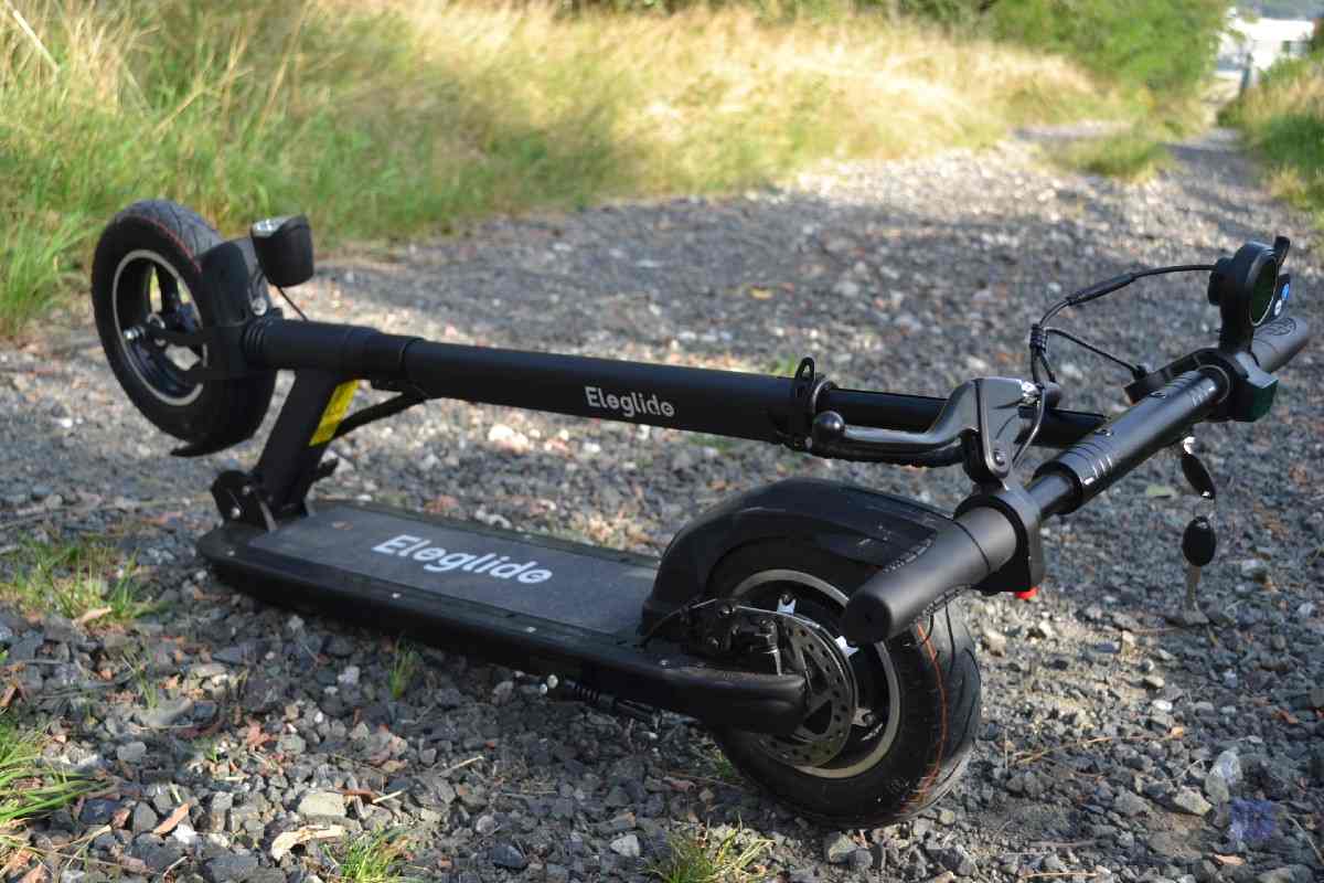 recenzia elektricka kolobezka Eleglide S1 skladanie kolobezky_2