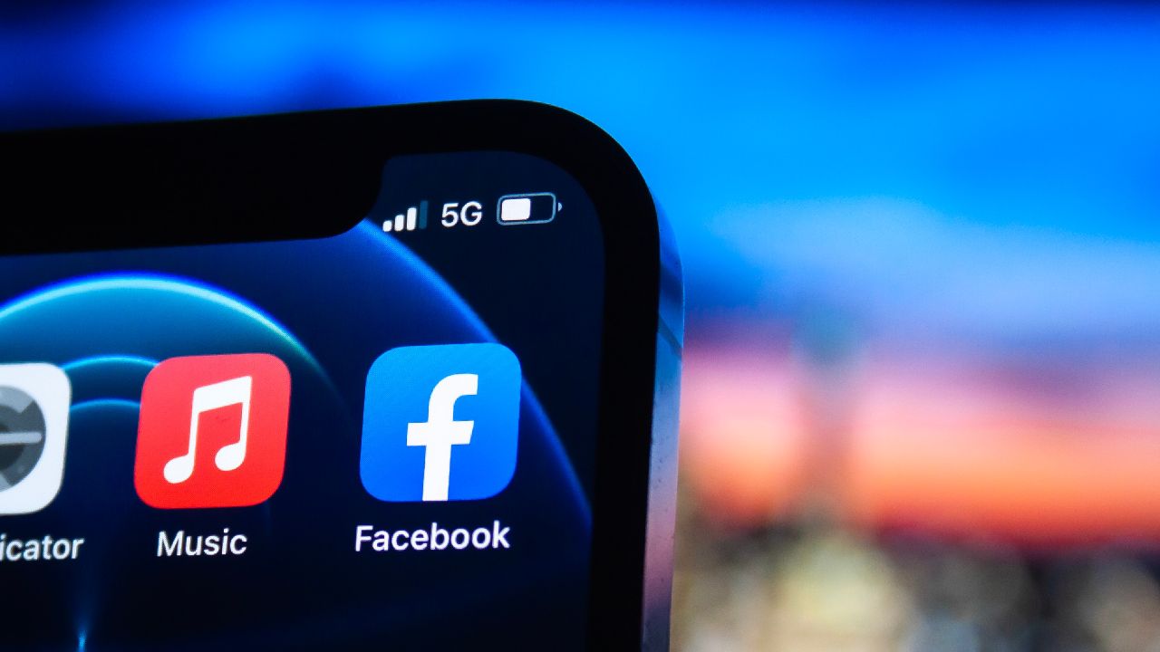 Socialna siet Facebook