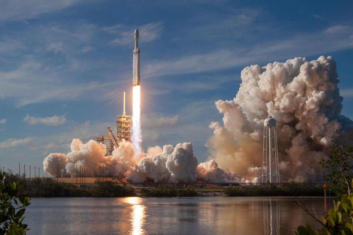 start rakety spacex