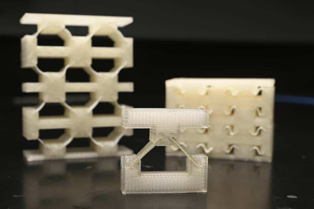 Výskumníkom sa podarilo vytvoriť druh odolného a pružného materiálu