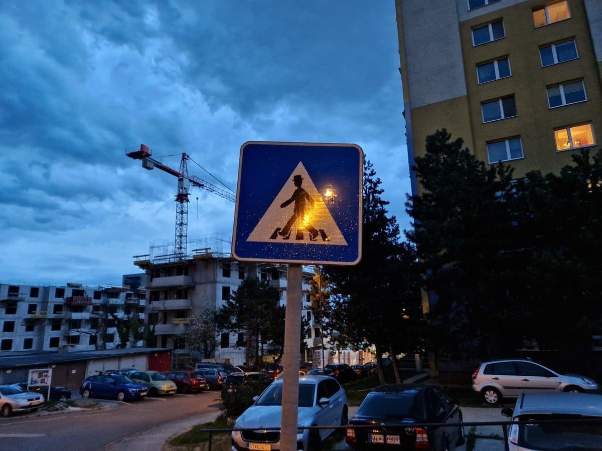 Galaxy S22_vzorka fotky_sero (2)