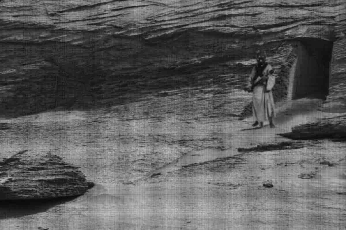 Fotografia roveru Curiosity zachytila zvláštnu štruktúru