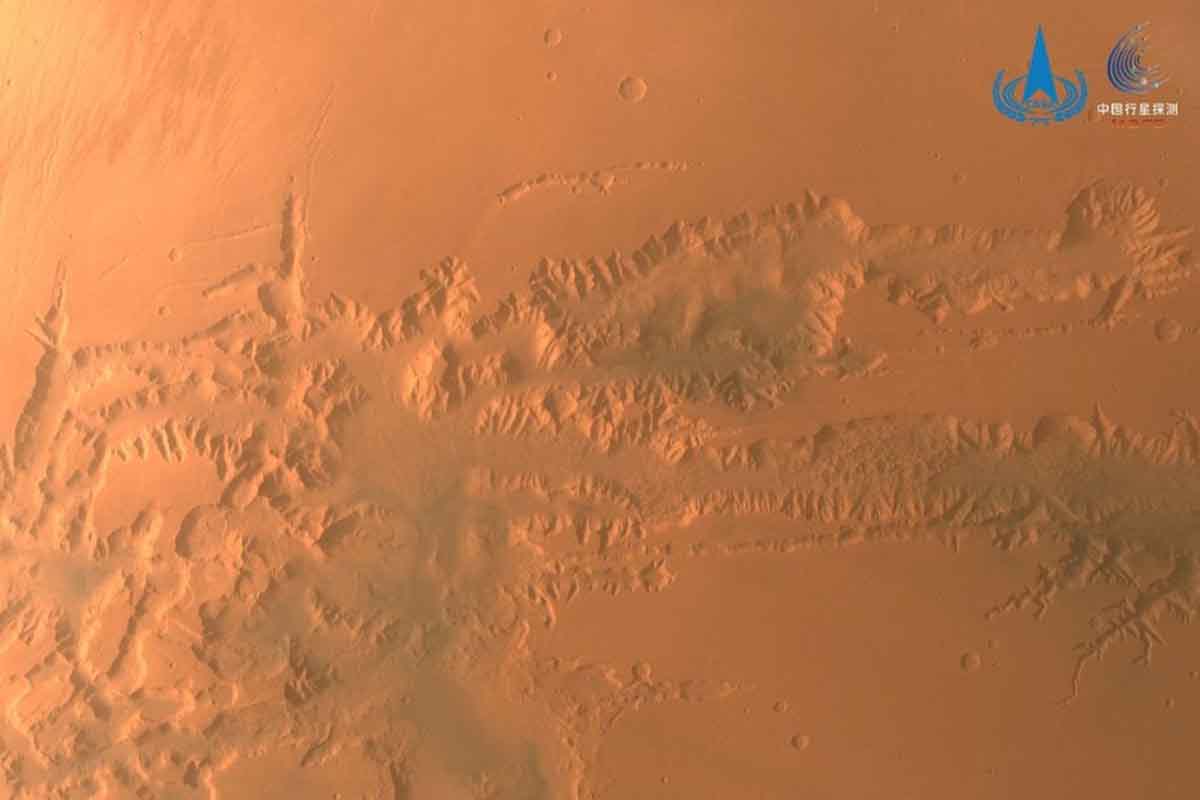 Čínskemu satelitu Tianwen-1 sa podarilo vytvoriť mapu Marsu