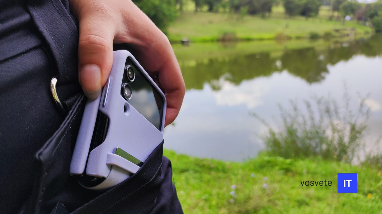 Samsung Galaxy Z Flip 4 zložený
