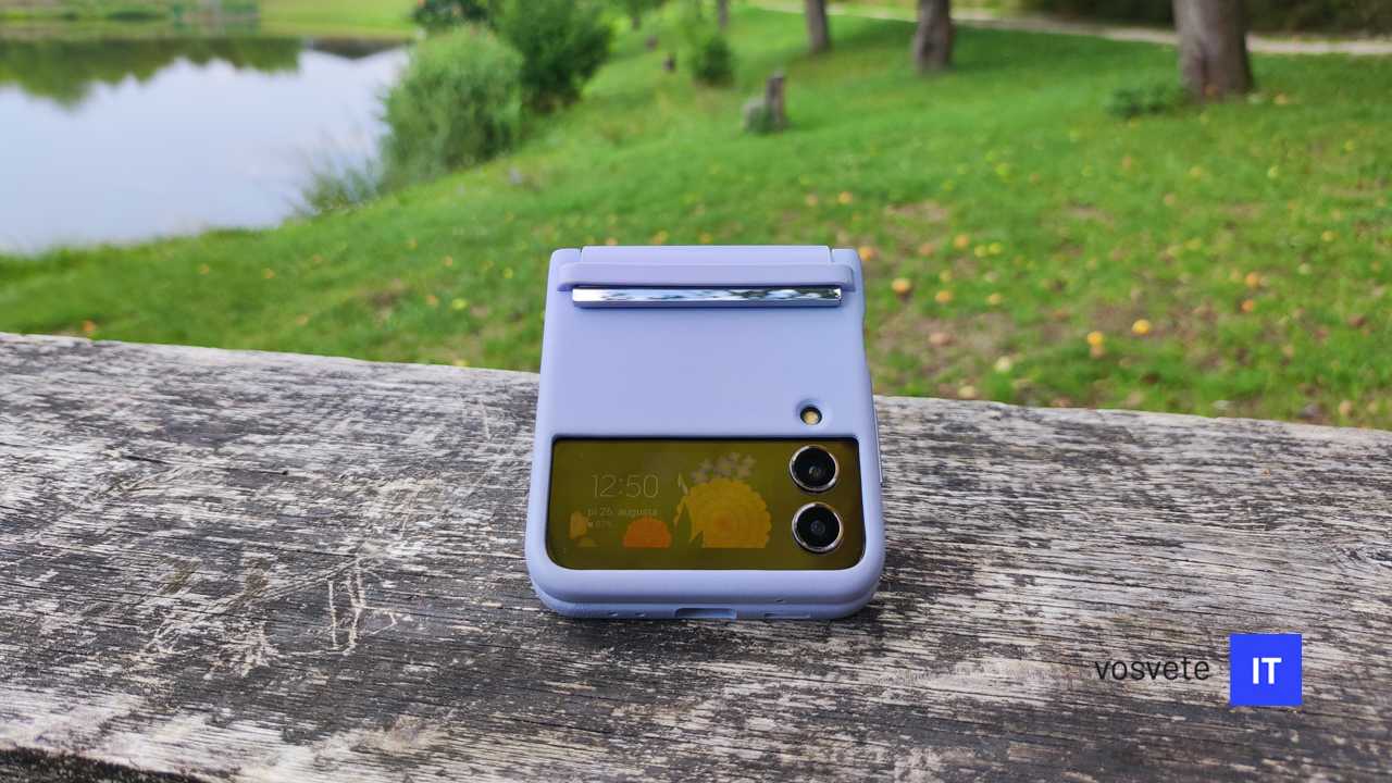 Samsung Galaxy Z Flip 4 malý displej