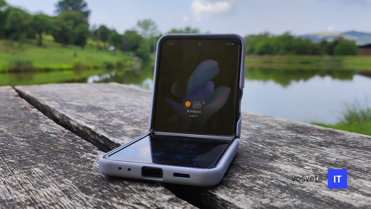 Samsung Galaxy Z Flip 4 zložený