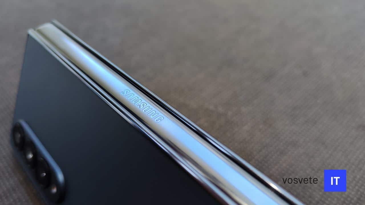 Samsung Galaxy Z Fold 4 rám