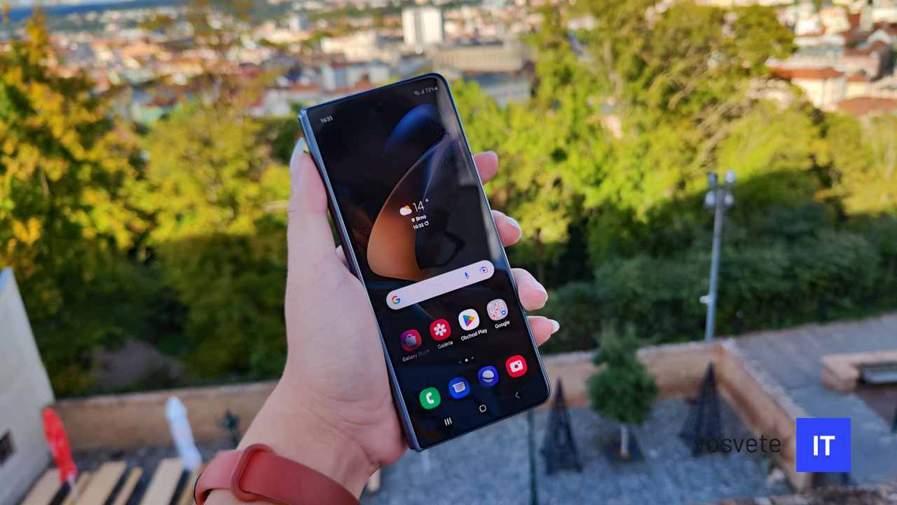 Samsung Galaxy Z Fold 4 zložený