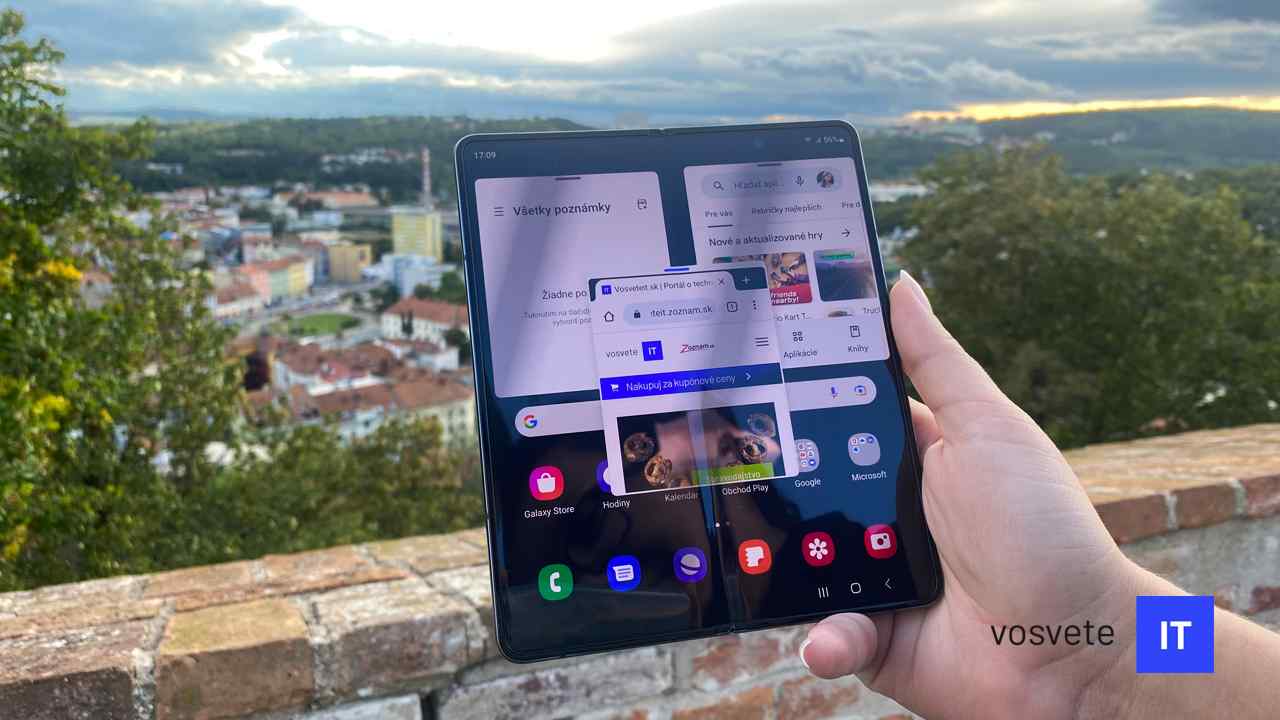 Samsung Galaxy Z Fold 4 multitasking