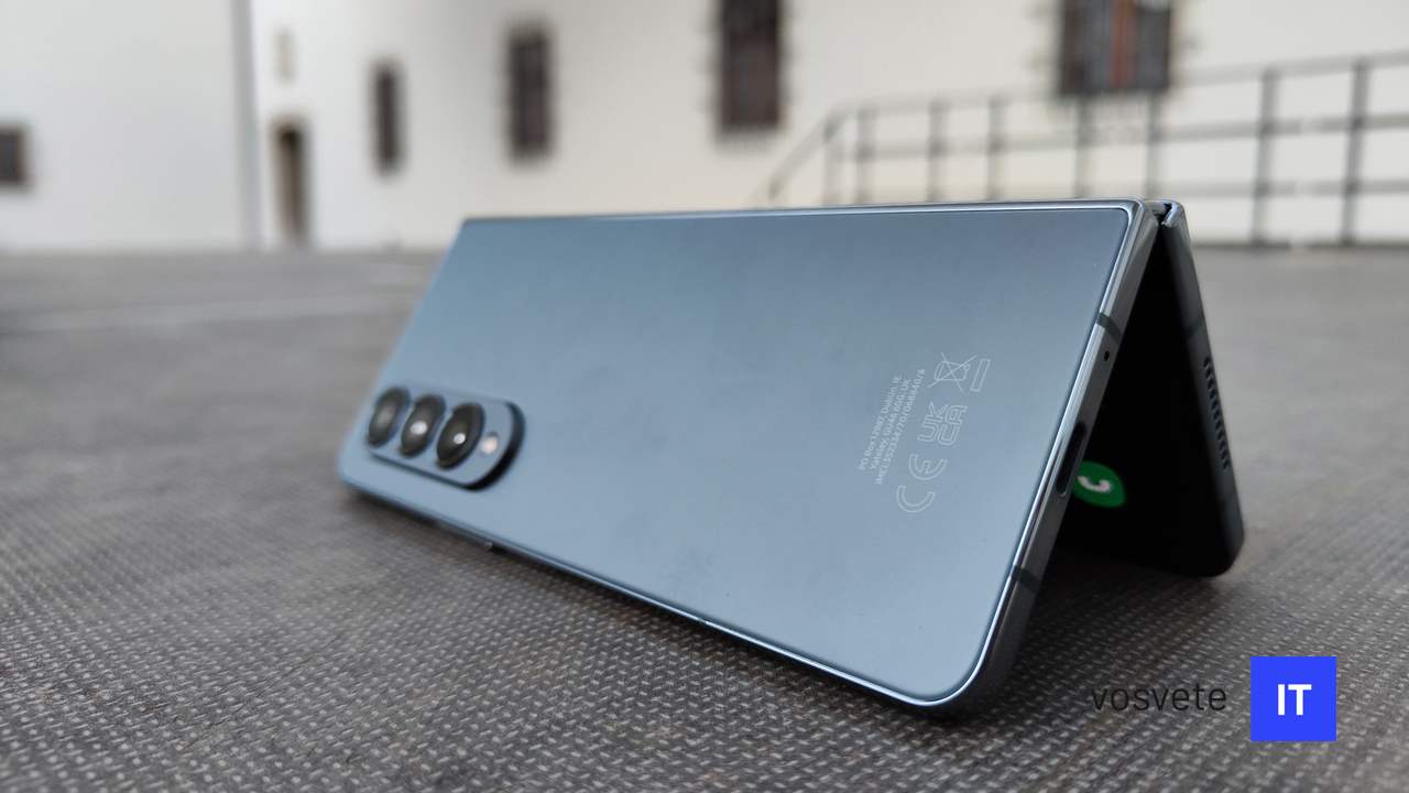Samsung Galaxy Z Fold 4