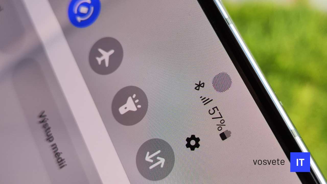 Galaxy Z Fold 4 kamera pod displejom