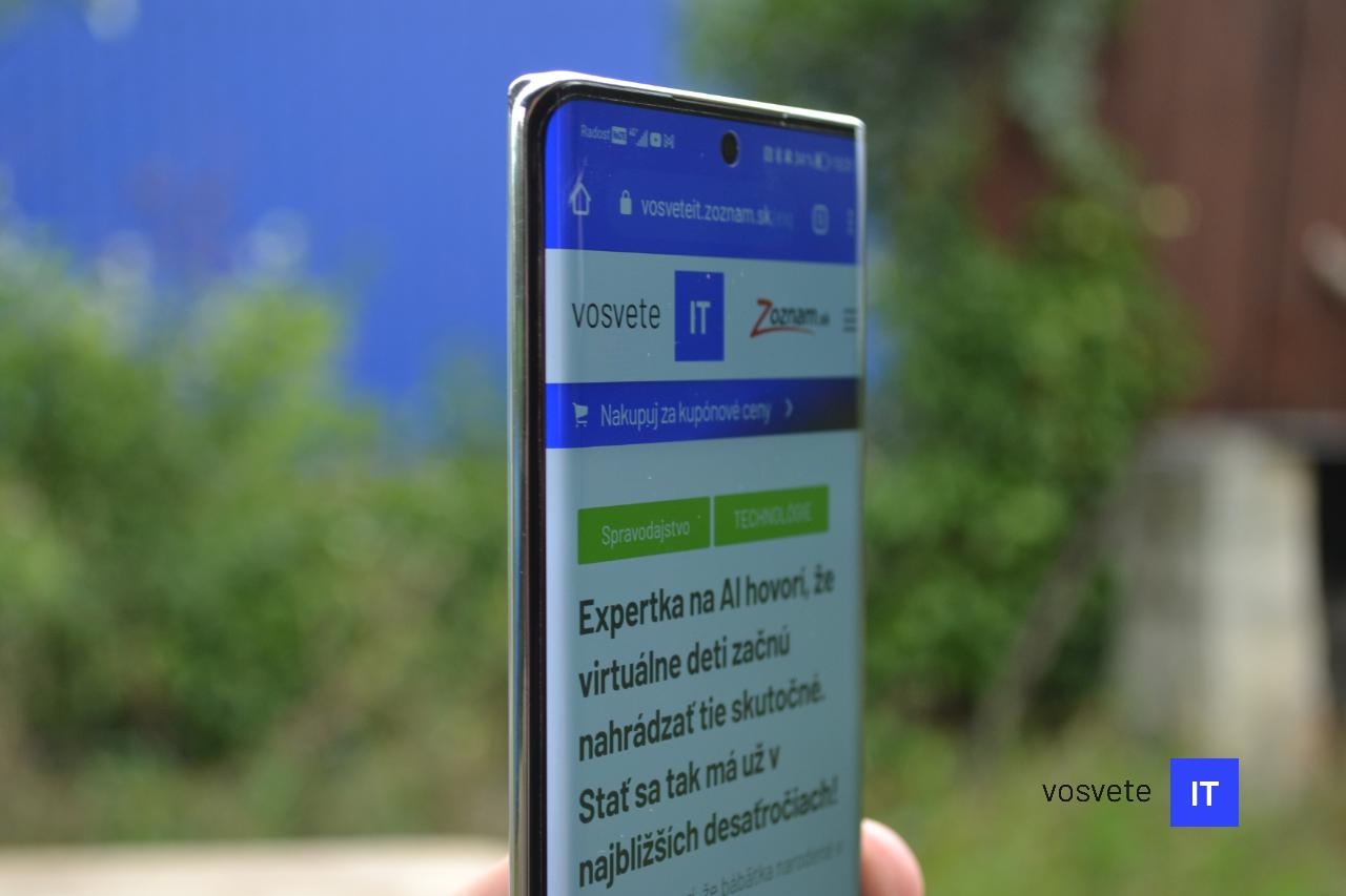 Honor 70 recenzia zahnuty displej_2