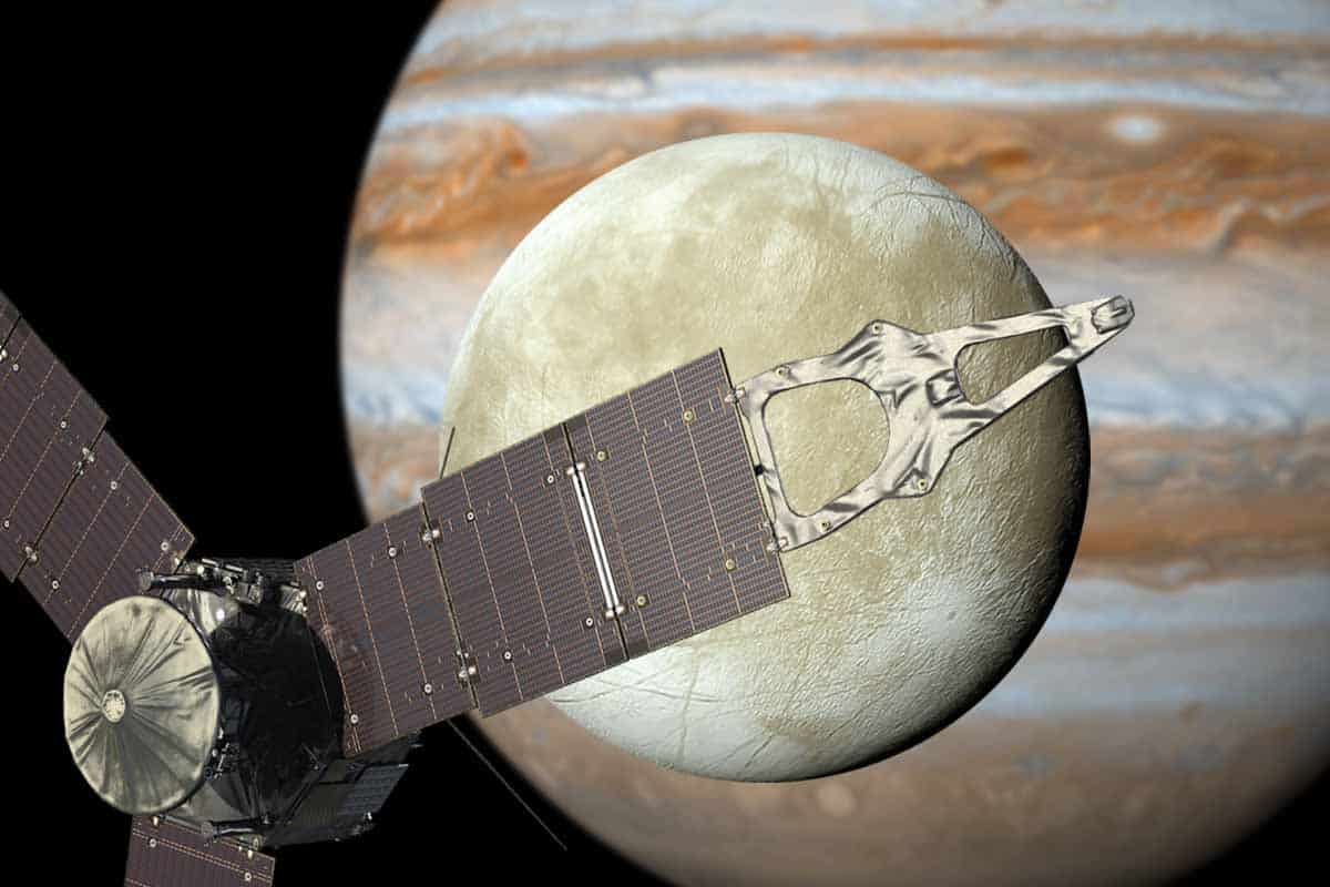 Sonda Juno zachytila najdetailnejší záber povrchu mesiaca Europa