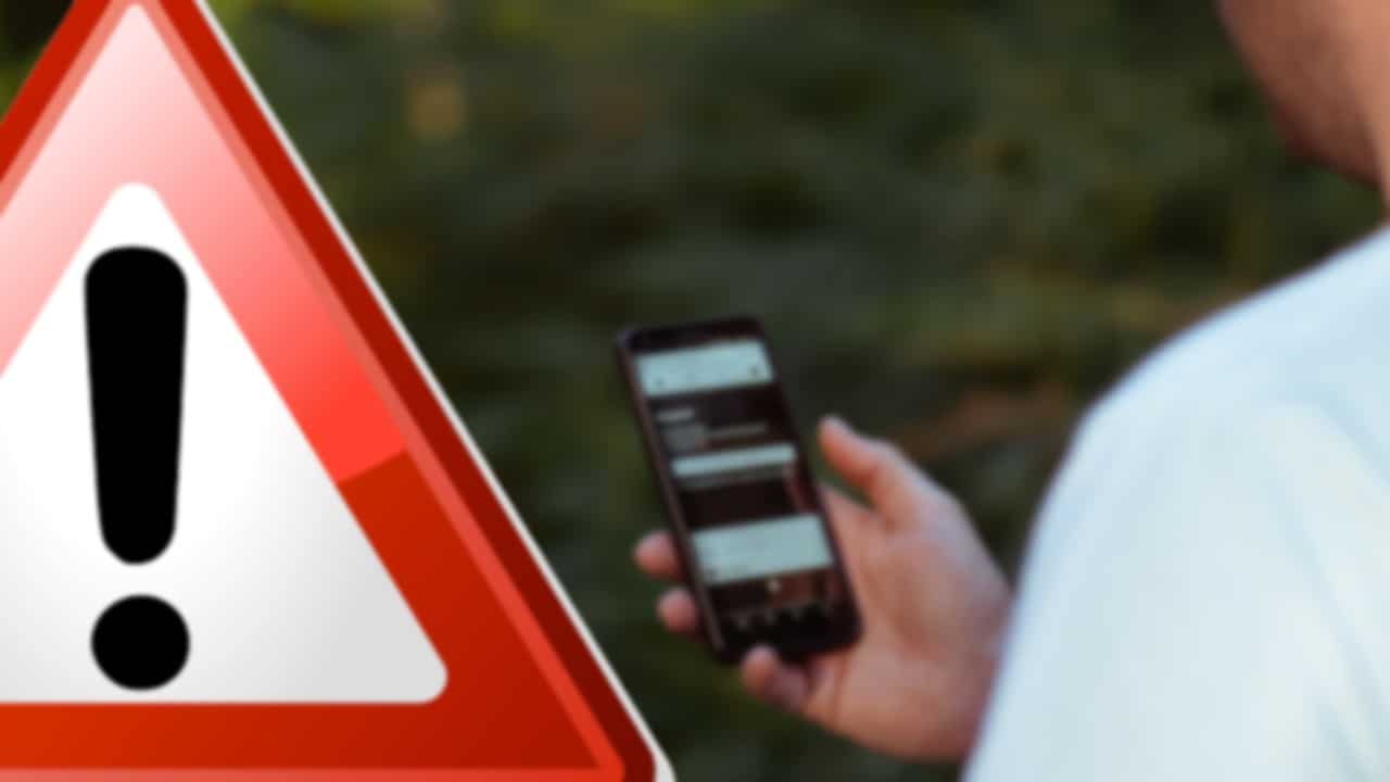 upozornenie smartfon pozor