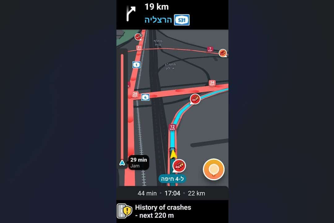Waze upozornenie na nehodovy usek
