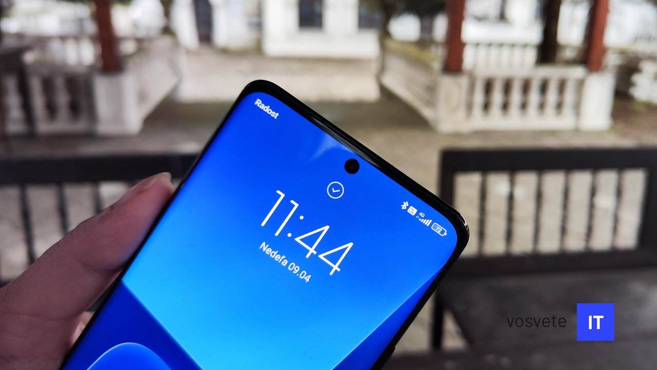 Detail selfie kamera 13 Pro