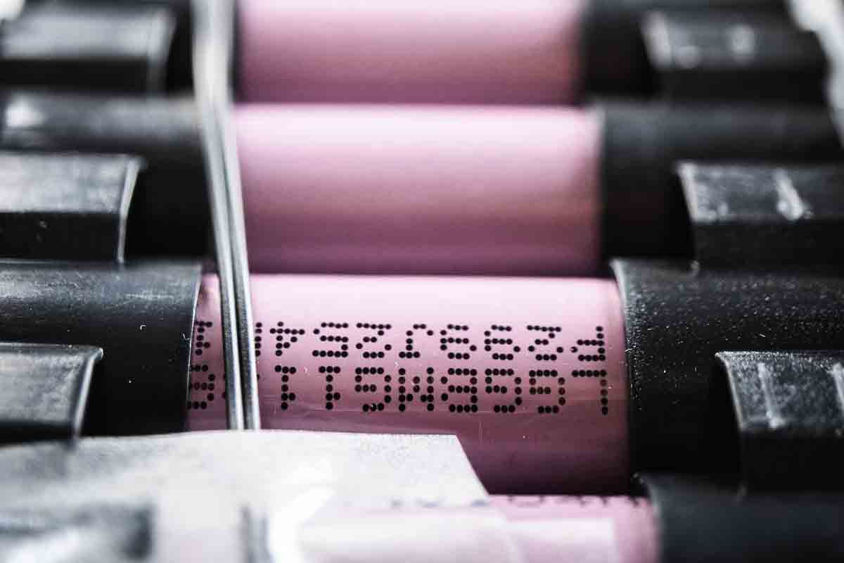 Kyslíko-iónové batérie sú v niektorých aspektoch lepšie ako tradičné lítium-iónové