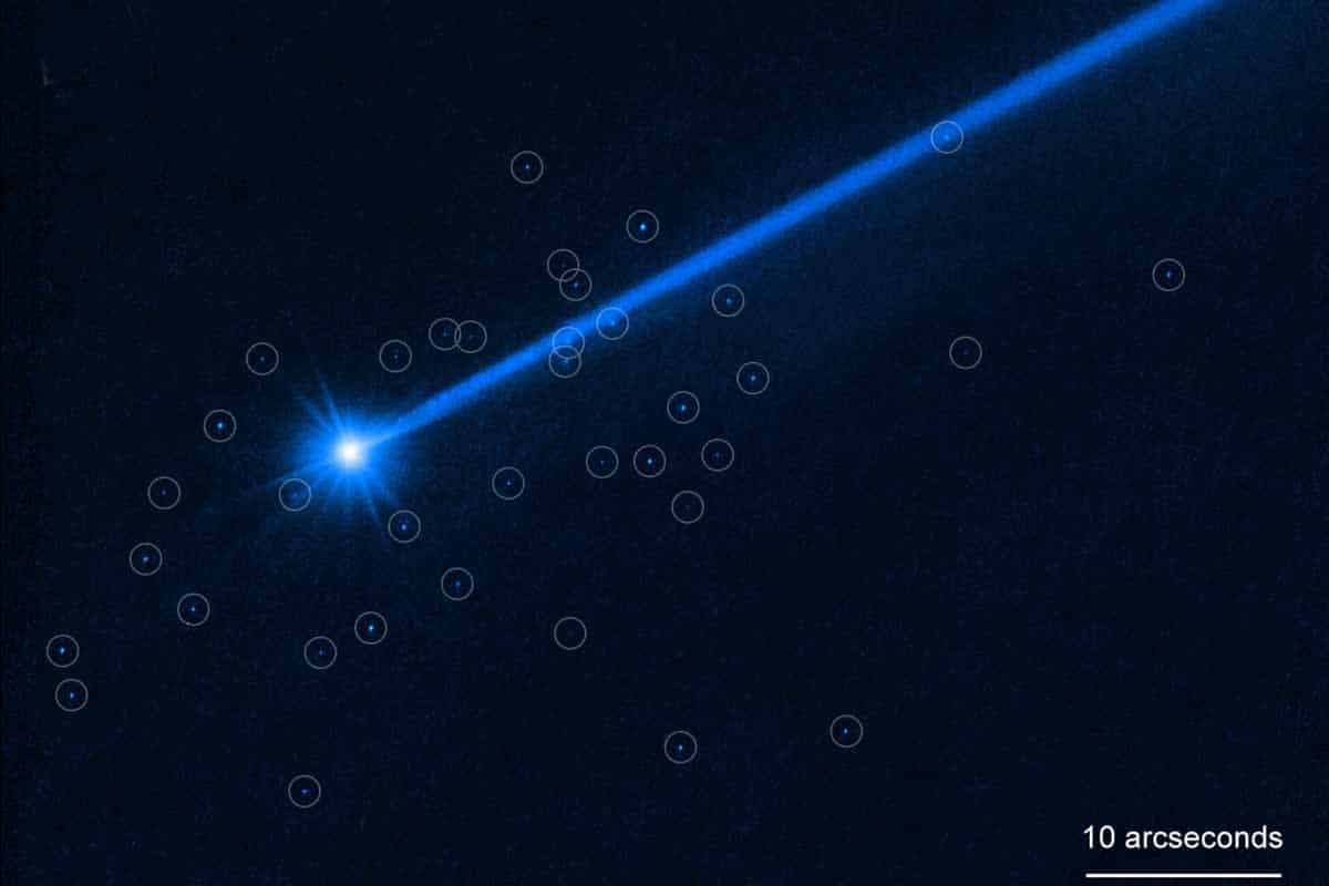 Historická misia DART vytvorila okolo asteroidu pole trosiek