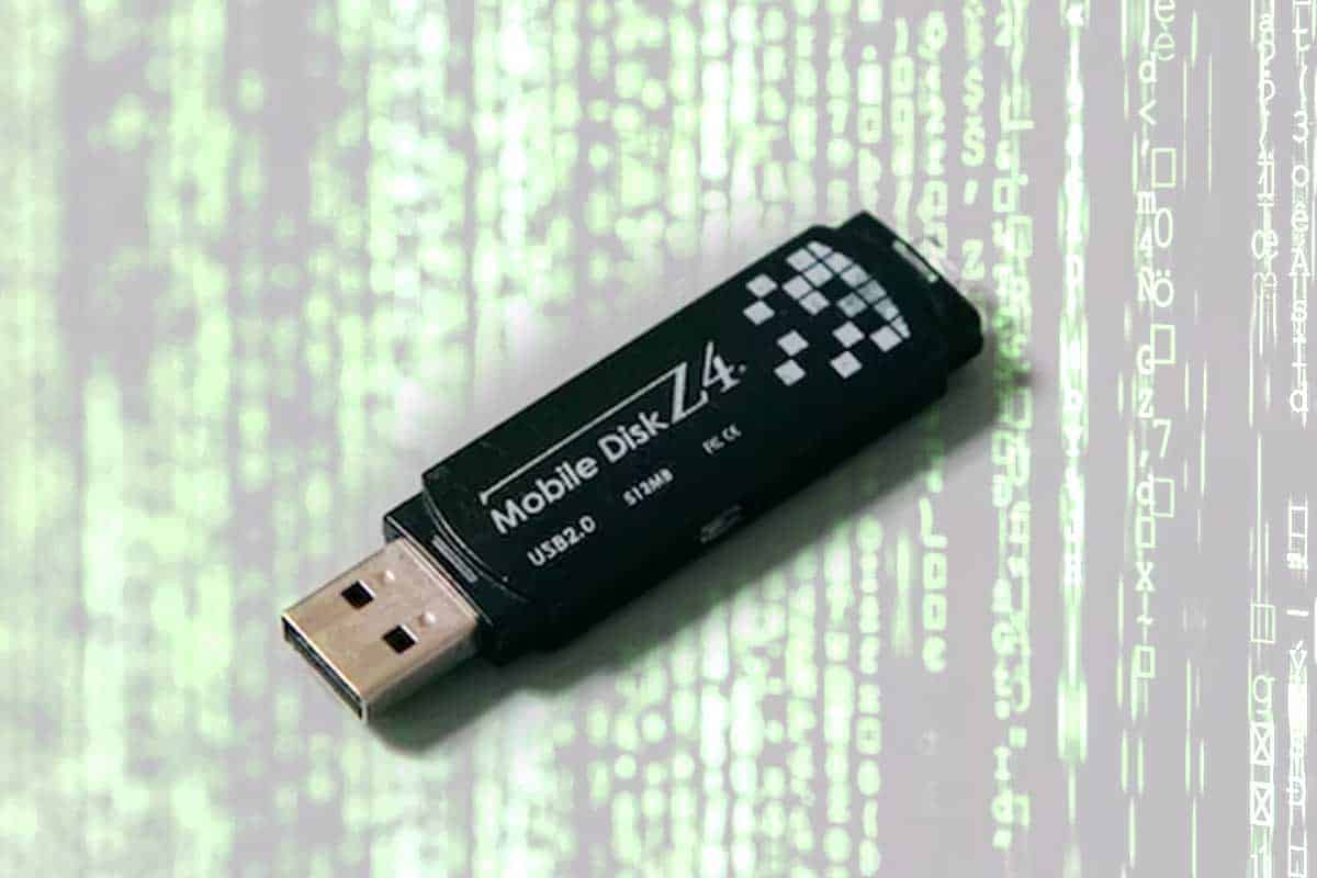 Kyberšpióni kradnú tajomstvá cez infikované USB