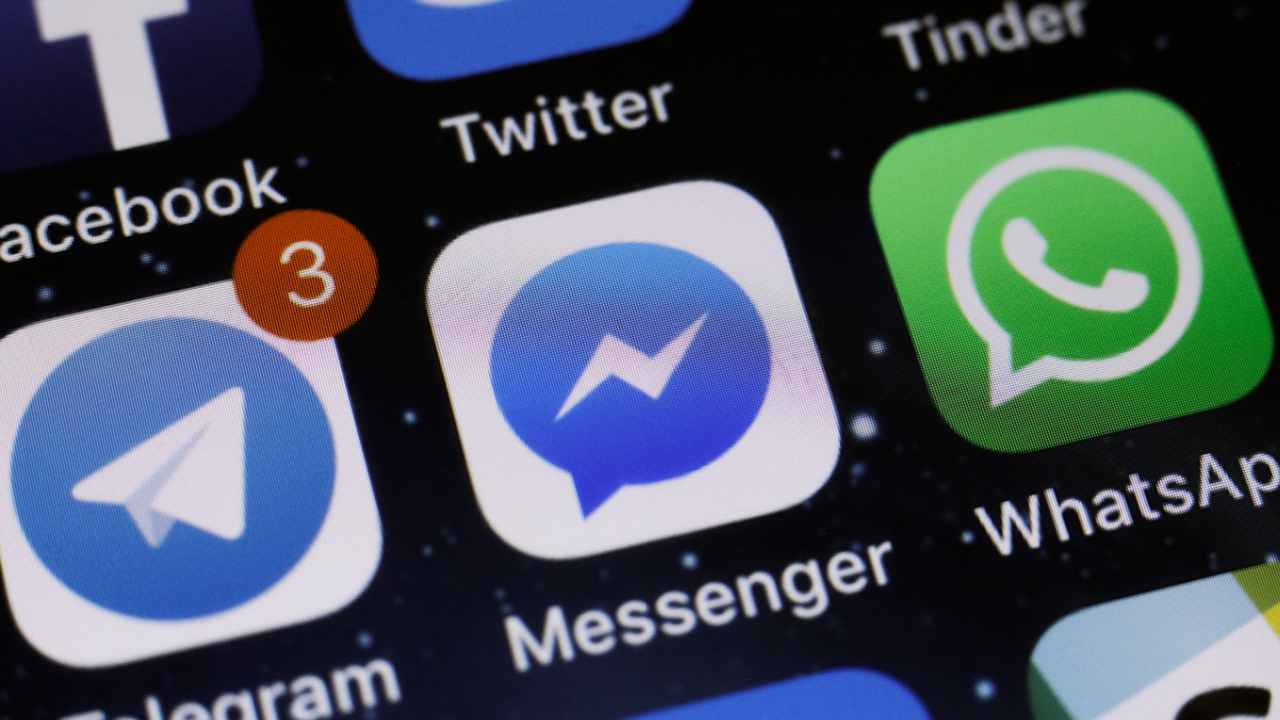 telegram whatsapp messenger spravy