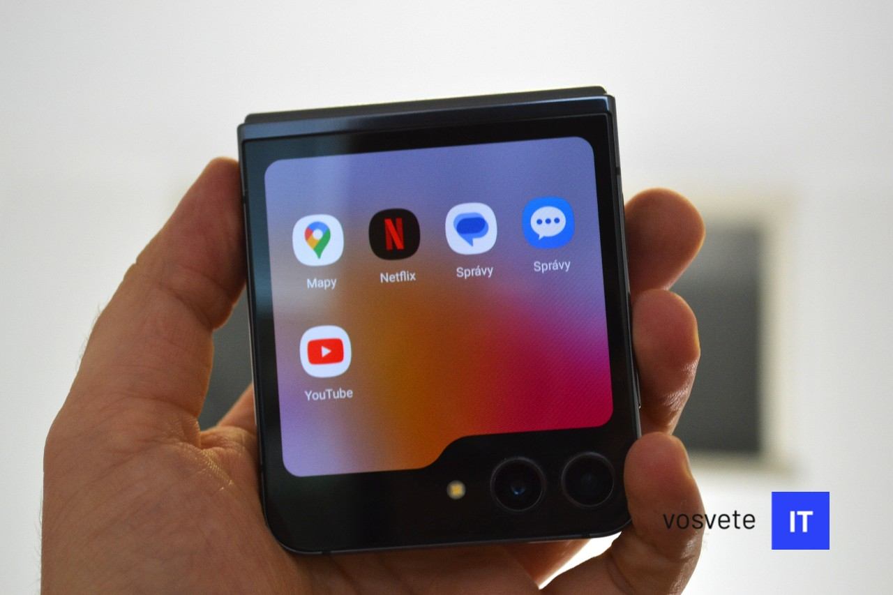 Galaxy Z Flip 5_vonkajsi displej dostupne aplikacie