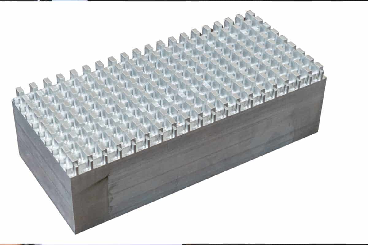 Metamateriál umožnil vedcom kontrolovať vlnenie v 4D