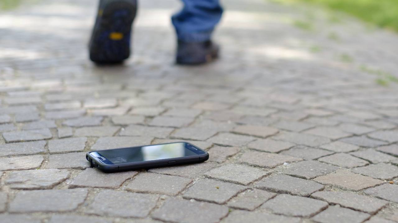 strateny smartfon