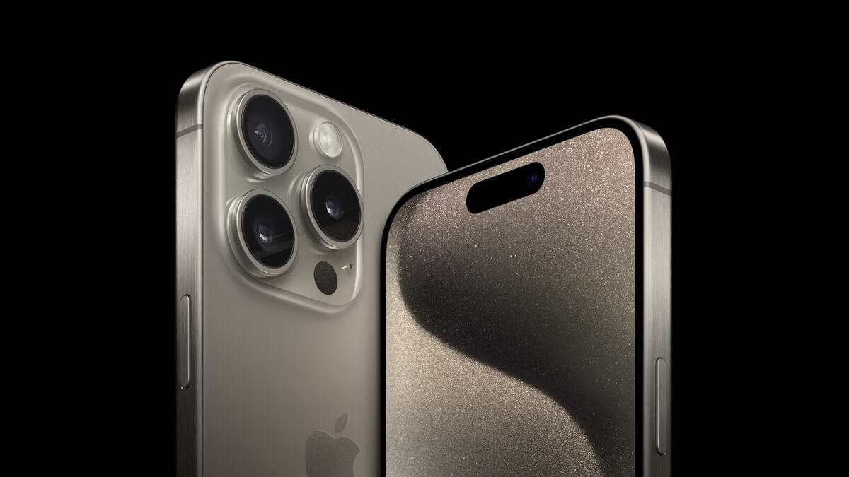 iPhone 15 Pro a iPhone 15 Pro Max kamerovy modul