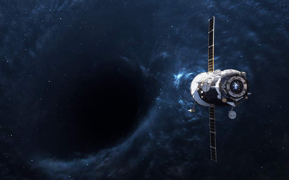 vesmir satelit cierna diera