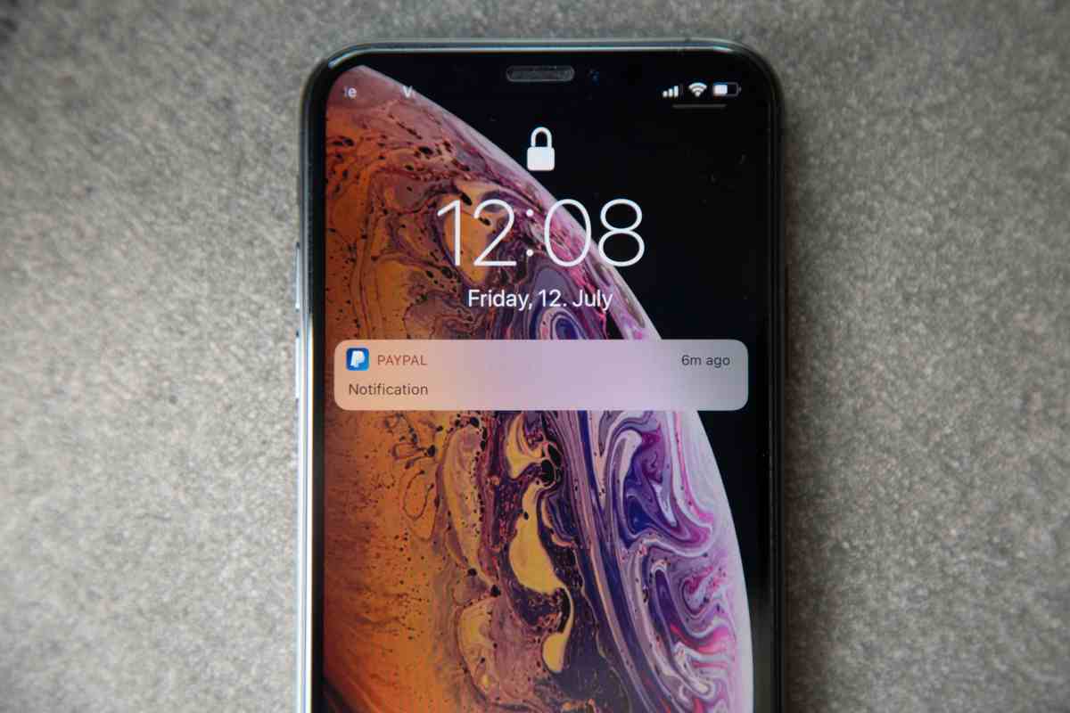iphone upzornenie